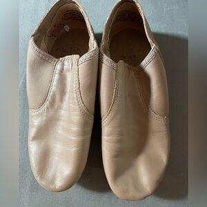 Capezio E-Series Jazz Slip On Jazz Shoes - Caramel 7 M